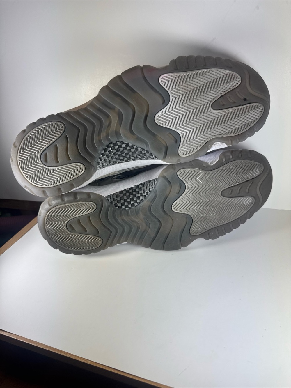 Men's Size 14 Air Jordan 11 Retro Low LE Grey Athletic Sneakers - Picture 9 of 12